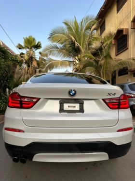 BMW X4 xDRIVE ANNÉE 2015 BMW X4 xDRIVE ANNÉE 2015

Automatique essence 6cylindres venant déjà dédouané intérieur cuir beige grand écran tactile caméra et radar de recul clés let’s Go toit ouvrant 
Kilometrage:120.000miles