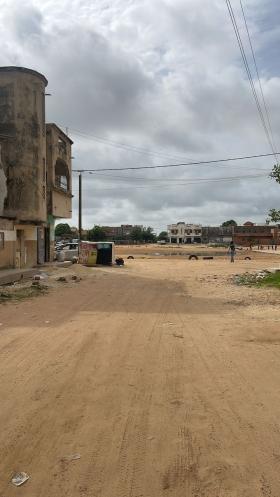 Terrain de 600 mètres carrés à vendre à Mbour Sénégal Terrain de 300 mètres carrés à vendre à Mbour Château d’Eau Nord
En angler de rue
Type de papier: délibération
Zone calme
Accès facile
Non loin des commerces et services
Aéroport AIBD à 30 minutes
Dakar à 45 minutes
Bon pour projet à usage d’habitation ou d’investissement immobilier
Prix: 25 000 000 de francs CFA soit 38 167 euros

Terrain de 300 mètres carrés à vendre à Mbour Château d’Eau Nord
Type de papier: délibération
Zone calme
Accès facile
Aéroport AIBD à 30 minutes
Dakar à 45 minutes
Bon pour projet à usage d’habitation ou d’investissement immobilier
Prix: 25 000 000 de francs CFA soit 38 167 euros

