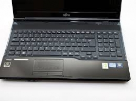 Fujitsu siemens Slt je vends laptop Venant des usa Fujitsu Corei5 2.6Ghz -disk 500Gb-8Gb RAM et 4h autonomie Batterie. c