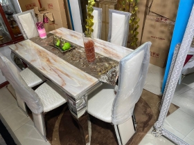 Table à manger en marbre Des tables a manger en marbre 8 places disponible en different couleur.
Livraison et installation gratuite dans la ville de Dakar.
veuillez nous contacter pour plus d