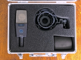Microphone professionnel Pour toute personne désirant une excellente prise de son : 
le micro c414 xls peut être utilisé avec la plupart des instruments de musique.

il s