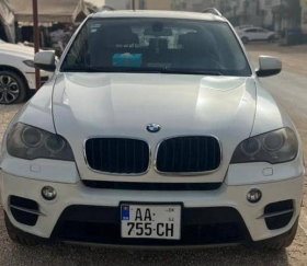 BMW X5 BMW X5 ,ANNÉE 2012

automatique essence  kilométrage 130.000 km intérieur cuir toit ouvrant full options 

