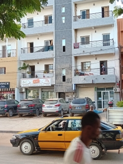 IMMEUBLE À VENDRE  *Immeuble r+3 En Bordure de Route à vendre sicap foire Dakar Sénégal 