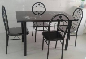 Table à manger Table à manger fer forgé, 4 places neuve,disponible en plusieurs modèle
