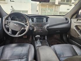 Kia K7 Limited 2014 *WANTER RANG MOUY GAW!!*
Kia k7 Limited 2014 Tres Propre 
*Annee: 2014/ Climatisée/ Automatique Essence ⛽️/ 4 cylindres/ Grand écra Caméra de Recul/ Intérieur cuir/ En Tres Bon Etat*
*- PriX Kheweul: 3.900.000f*
*- CONTACT APPEL OU WHATSAPP:
78 271 82 78
*- Visible a La Foire*