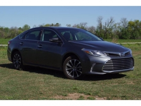 used 2017 toyota avalon for sale 
CONDITION..........Used
TRIM...............XLE
ENGINE.............3.5L V6
TRANSMISSION.......Automatic 6-Speed
DRIVE TRAIN........FWD
EXTERIOR COLOR.....Gray
INTERIOR COLOR.....Black
FUEL...............Gasoline

Contact: João Afonso Santiago
Email:luvangel1989@yahoo.com
