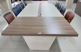 Table de réunion 