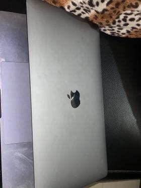 MacBook Pro 2016 core i5 Je vends mon macbook pro en excellent état, avec plus de 08hr d