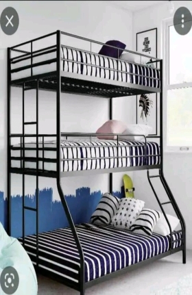lits superposés Commandez vos lits superposés en fer massif 4 places, 2 en bas, 1 au milieu et 1 en haut et il sera disponible 24h après votre commande. prix 270 000cfa
Payer à la livraison
