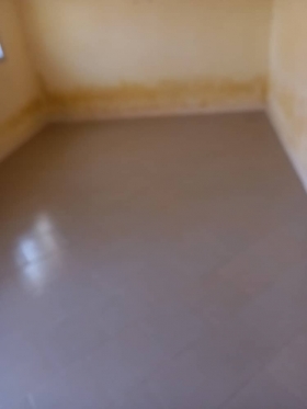 BEL APPARTEMENT A LOUER A KEUR MASSAR CITE EL HADJI PATHE Nous vous proposons un jolie appartement composé de 2 chambres, salon , cuisine, débarra, 2 toilettes visiteurs espace familial à Keur Massar cité  El Hadji Pathé dans une zone calme et sécurisée au RDC.
Condition: 3 mois.
Vidéo disponible.
