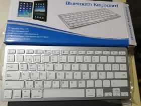 Bluethooth keyboard Bluetooth keyboard disponible permet d