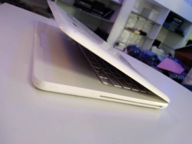 MacBook Duo Macbook blanc Venant des usa, propre et garanti ✅Processeur: Dual core.