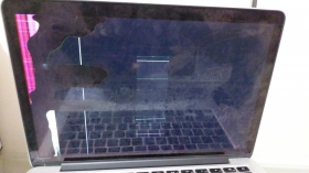 Macbook pro 2014 Macbook pro 2014 (écran cassé)
I5 ram 8gb
Stockage 256 gb
Écran cassé ( à changer)