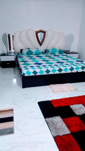 Chambres meublées à louer par jour à dakar.