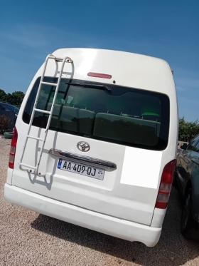 LOCATION DE MINI BUS TOYOTA HIACE INTÉRESSÉ, VEUILLEZ NOUS CONTACTER 
FICHE TECHNIQUE 
- Location avec chauffeur,
- Moteur Diesel, boîte manuelle 
- Carburant à la charge du client, 
- 14 places, 
- Véhicule en parfait état RAS.
PRIX : 90 000 Fcfa / jour à Dakar 
NB : En dehors de Dakar et en Régions, pour le prix demandez un devis.