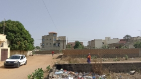 Terrain de 300 mètres carrés à vendre à Saly Sénégal Terrain de 300 mètres carrés à vendre à Saly carrefour 
À côté de l’école maternelle 
Type de papier: délibération 
Zone calme 
Accès facile 
Eau et électricité disponibles 
Aéroport AIBD à 30 minutes 
Dakar à 45 minutes 
Bon pour projet à usage d’habitation ou d’investissement immobilier 

