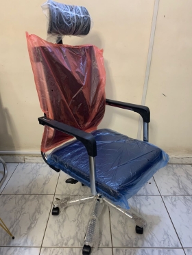 Chic fauteuil de bureau Des fauteuils de bureau disponibles.
les prix varient en fonction des modèles .
Livraison et montage gratuit dans la ville de Dakar .

N