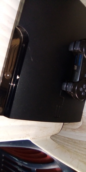 PS3 slim PlayStation clean état bien garantie 2mois..