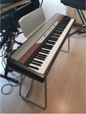 Piano korg SP-250