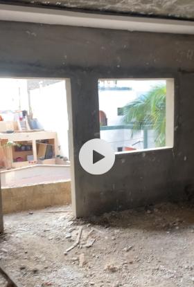 Chambres salle de bain indépendante  Nous mettons en location une chambre salle de bain très grande avec balcon indépendante en finition au niveau de Yoff Apecsy très accessible,calme et sécurisé.