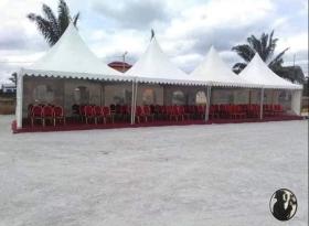 LOCATION JOURNALIERE DE TENTES ET BÂCHES A DAKAR 06 Des tentes et bâches de qualité pour vos événements (fêtes, mariage, foires, expositions et autres) : 
- Bâche 12m décoration 100 chaises 3 ventilateurs 300.000 f ;
- Bâche 8m décoration , 50 chaises vip. 2 ventilateurs 250.000 f ;