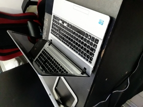 ordinateur portable samsung  ordinateur samsung core i3 RAM 6 GO ET disque dur 500 Go avec une bonne autonomie