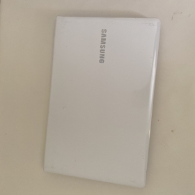 Pc samsung venant Ordinateur portable venant Samsung 
Ram 4gb 
Disque 500
Autonomie 4h 