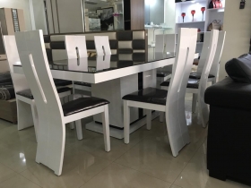 Table à manger + 6 chaises