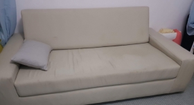 Canapé lit canapé lit 2 places très solide en bon état housse lavable. prix négociable.
Tel : 775107100


