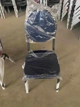 CHAISES VIP BLEUES ET ROUGES A VENDRE  Chers, client, Best continental vous propose des CHAISES VIP de très bonne qualité 
• Chaises VIP 1ère qualité : 22.500 CFA
• Chaises VIP 2ème qualité : 13.500 CFA
POUR UN NOMBRE IMPORTANT, VEUILLEZ DEMANDER UN DEVIS !!!

 LIVRAISON PARTOUT A DAKAR  
Service Commercial : 33 821 66 17 / 76 883 85 11 / 76 903 12 88 POUR PLUS DE PRODUITS, VEUILLEZ VISITER NOTRE SITE INTERNET : www.bestcontinental.com
NERI GROUP INTERNATIONAL, Dynamisme et Performance!!!
