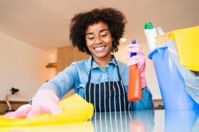 Ménage des chambres- laver la vaisselle- Aide cuisine Ménage des chambres- laver la vaisselle- Aide cuisine
Malienne ou Diola
Adresse : VDN
Horaire: Ne descends pas
Salaire : 55 000f