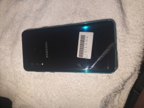 Samsung Galaxy A9 pro Galaxy A9 pro 
Stockage : 128gb 
Ram : 6gb
Beaucoup de modèles sont disponibles.