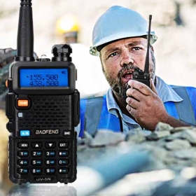 Talkie-walkie Baofeng UV/5R Le talkie-walkie le plus vendu de Baofeng. 
128 canaux; Gamme de fréquences : 144-148 MHz, 420-450 MHz. Grand écran LCD; Alerte d