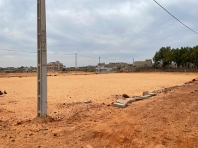 Terrains TF dans une cité résidentielle à Tivaouane Peulh terrains à vendre à tivaouane peulh à quelques miniutes du rond point apix et 35mn du centre-ville de dakar.

lotissement de terrains allant de 150m2 à 300m2 avec des titres fonciers 

Prix à partir de 12.000.000 fcfa

conditions souples et vente devant notaire

pour plus d