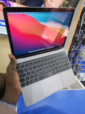 MacBook Pro Touchbar 2019 i7