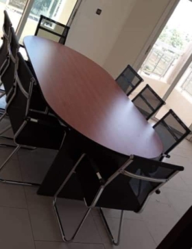 Table de réunion  Des tables de réunion pour bureau disponibles les prix varient selon les dimensions. 
Livraison et installation gratuit dans la ville de Dakar. 
Veuillez nous contacter pour plus d