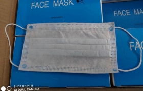 Masque chirurgical 
Masque chirurgicale paquet de 50 masque a 9000 frcs j