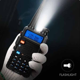 Talkie-walkie Baofeng UV/5R Le talkie-walkie le plus vendu de Baofeng. 
128 canaux; Gamme de fréquences : 144-148 MHz, 420-450 MHz. Grand écran LCD; Alerte d