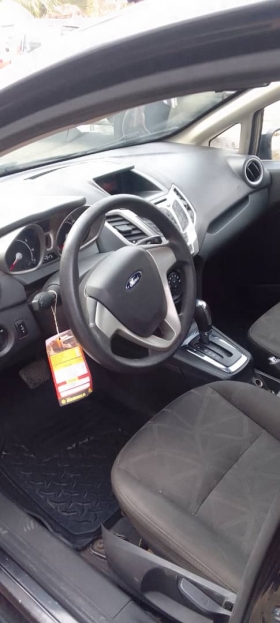 Location de véhicule Belle Ford Fiesta climatisée année 2014, transmission automatique, essence à louer.
C’est une voiture très propre à l’intérieur, avec peu de consommation.
Possibilité de la louer pour une longue durée à un bon prix.
