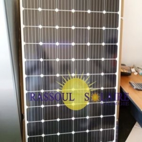Panneau solaire Monocristal Panneau solaire de qualité exceptionnelle avec une garantie assurante. Avec ces panneaux de 350watts de puissance qui ont une très longue durée de vie, vous procurent une très solide installation pour l