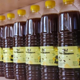 Miel casa Nous vendons un miel pur de la casamance à 3000f le litre aux parcelles assainies école dior 