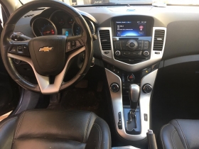 Chevrolet Cruze 2014 Chevrolet Cruz en excellent état.
Très propre
Année: 2014
Automatique 
Essence 
Intérieur cuir
159258km
Caméra de recul
Grand écran
Rien à signaler
