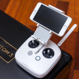 Vente de drone phantom 3 Je vends un drone phantom 3 neuf avec une batterie et ses accessoires. 