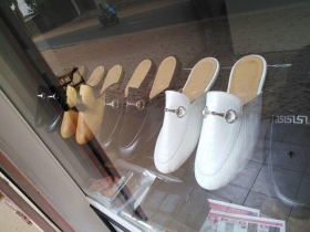 Vente de chaussures hommes et femme