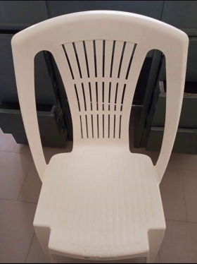 CHAISES EN PLASTIQUES A BON PRIX 01  Mes chers Clients, profitez de nos chaises en plastique de qualité supérieure à bon prix :

PRIX EN GROS : 7.000 f /unité.

LIVRAISON PARTOUT A DAKAR A VOTRE CHARGE