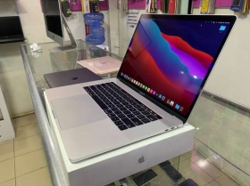 Macbook pro 15 Touchbar 2019 i9
