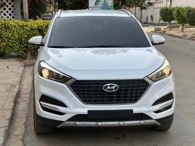 HYUNDAI TUCSON 2016 A VENDRE FICHE TECHNIQUE 

Année 2016,

Moteur Diesel 

Boite Automatique, 

intérieur cuire,

Grand Ecran, Caméra de recule et avant, 

Full options, commandes au volant, 

Kilométrage 86.444 km 

Véhicule en parfait état RAS.

PRIX NEGOCIABLE : 11 000 000 Fcfa

 *NICE CAR* NOUS SOMMES A VOTRE DISPOSITION.

#hyundai   #tucson   #véhiculesoccasion #voitures #automobile #hyundai2016  #promotion2024  #promo #followers #sports #àlaune #FacebookPage #câdeau #annonce #FordEscape #fordescapetitanium