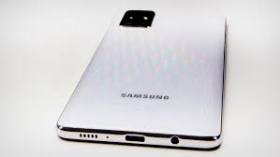 Samsung  A71 Samsung Galaxy A71 duos-128G ROM-6G RAM(Quatre caméras-64MP+12MP+5MP-Batterie 4500mAh, couleur  prix promo. Tout neuf dans sa boîte scellée.