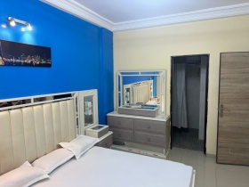 Appartement meublé a vendre cité Seneguindia  Appartement F4 meublé à vendre Cité Seneguindia bien sécurisé sur le pôle urbain en face stade Abdoulaye Wade
Avec trois chambres salon, de bain cuisine, toilette extérieur, avec un apport locatif de 500 a 600mil par mois 