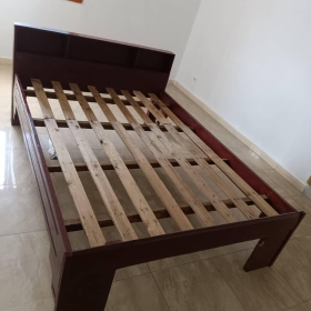 Lit 2places  On vous propose des lits de deux places à des prix raisonnables pour une dimension de 1,40 m en largeur et 1,90 m en longueur. Si vous êtes intéressés, contactez-nous.